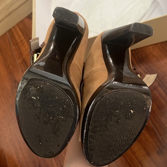 Booties - Picture 3 of 4